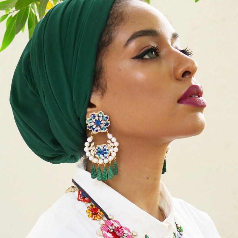 الوان جميلة لتنسيقات الاقراط.