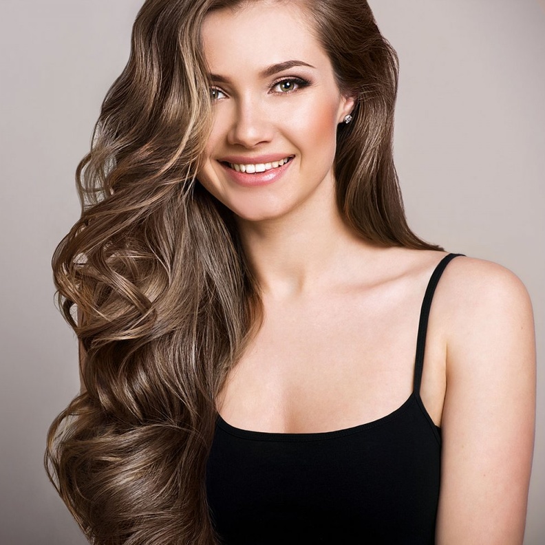 هذه طرق طبيعية لترطيب الشعر