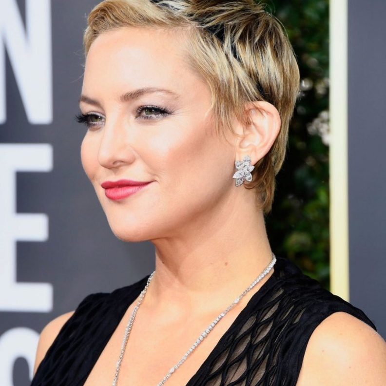  مشاعل بأحدث اطلالاتها بالشعر القصير.