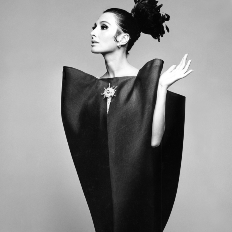 كريستوبال بالنسياغا Cristóbal Balenciaga