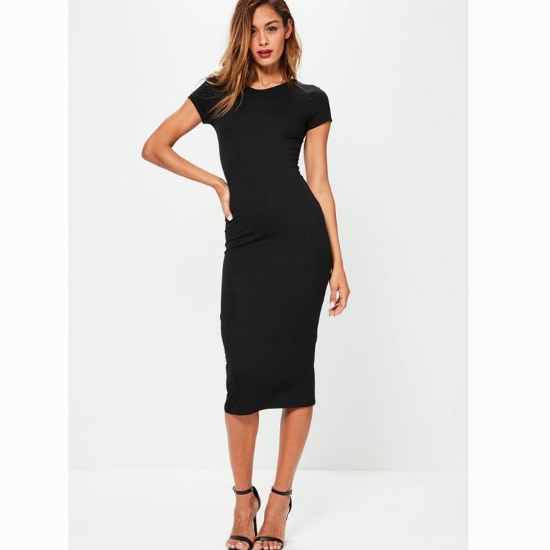 فساتين ميدي تبرز قوامك بأجمل الطر