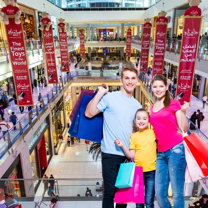 عروض التخفيضات على السلع والمنتجات في المتاجر ومنافذ البيع