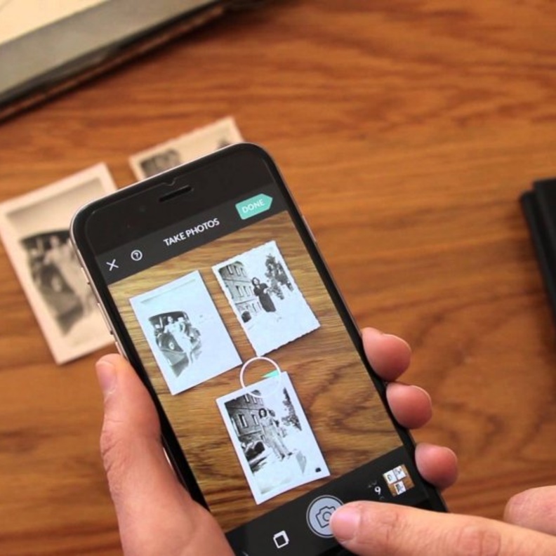 يتميز التطبيق بقدرته على تحويل أكثر من صورة في مرّة واحدة