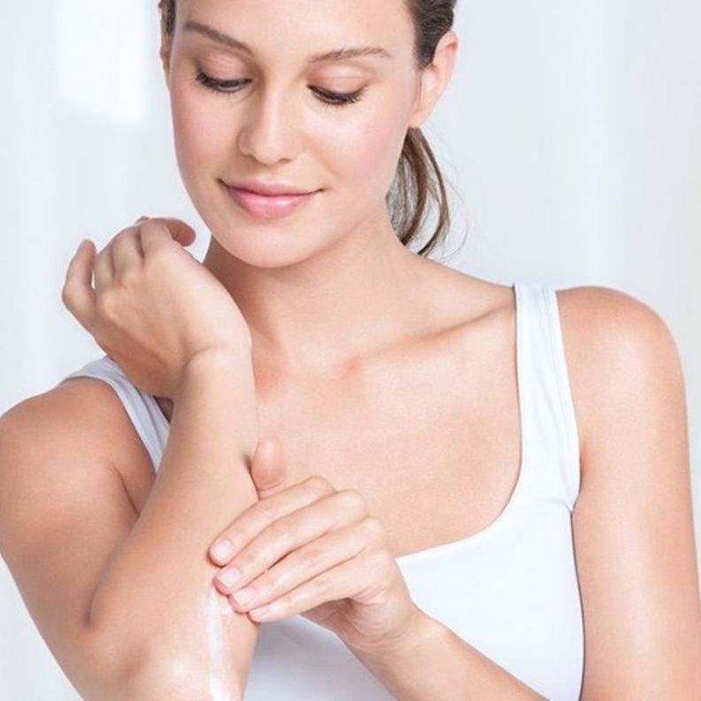 اختاري المرطبات المناسبة حسب نوع بشرتك