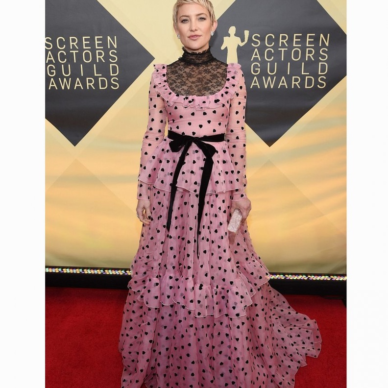 بالازرق الفاتح تألقت كل من مولي سيمز، كايت ناش وغولدي هاون