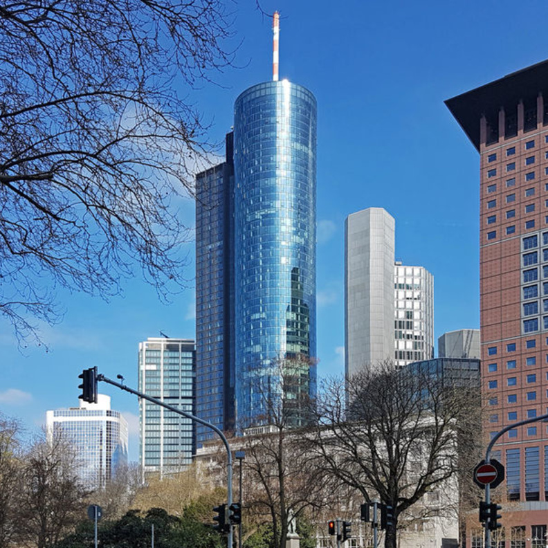 مبنى رومر والساحة من أهم المعالم في فرانكفورت