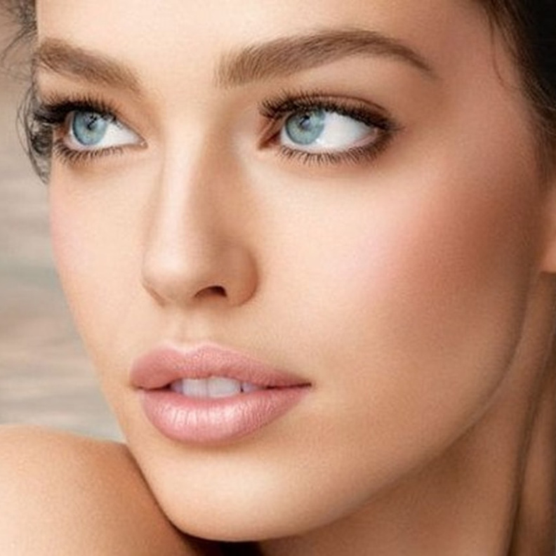 استمتعي ببشرة خالية من العيوب.