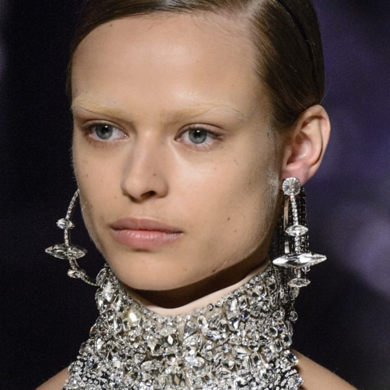 اختاري في شتاء 2018 اجمل اكسسوارات عقود كريستال