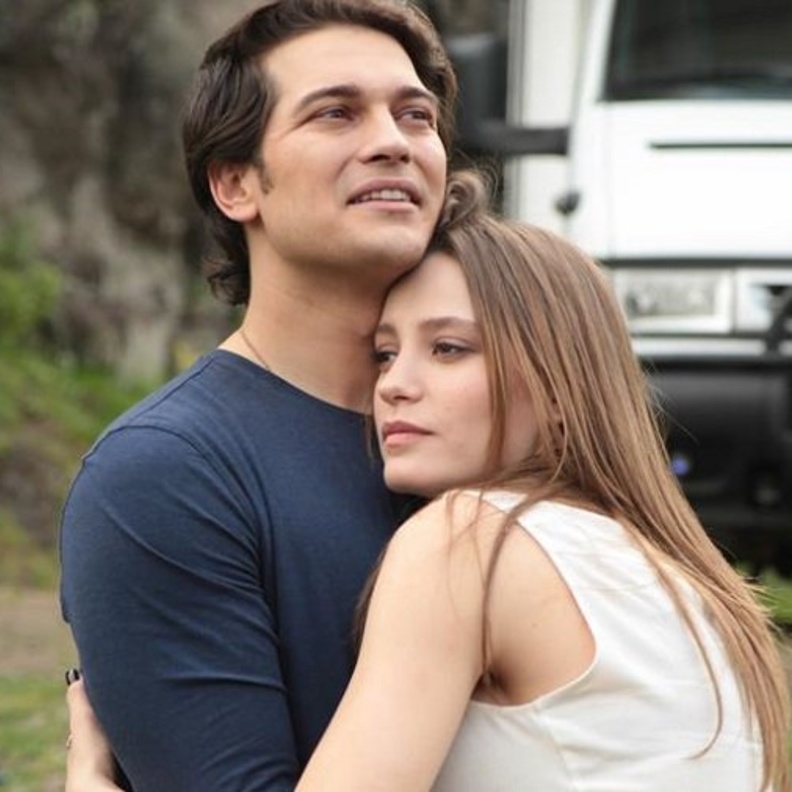 سيريناي ساريكايا وشاتاي اولسوي 