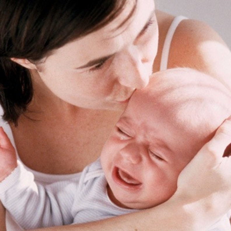 طرق علاج المغص عند الطفل الرضيع