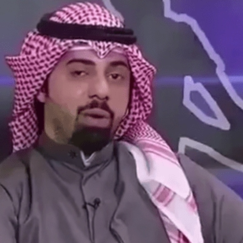 المذيع تعرض لضربة كرة أطاحت بعقاله