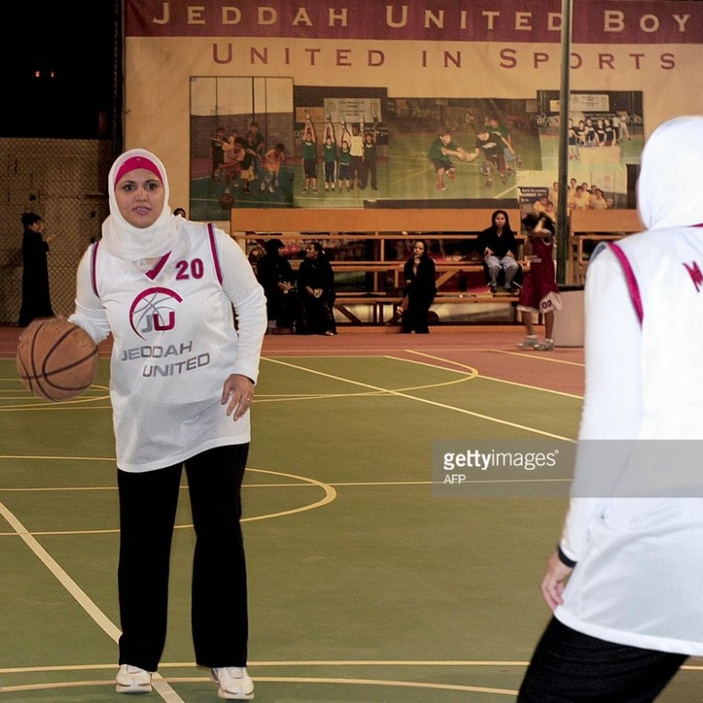أول دوري نسائي لكرة السلة بالرياض