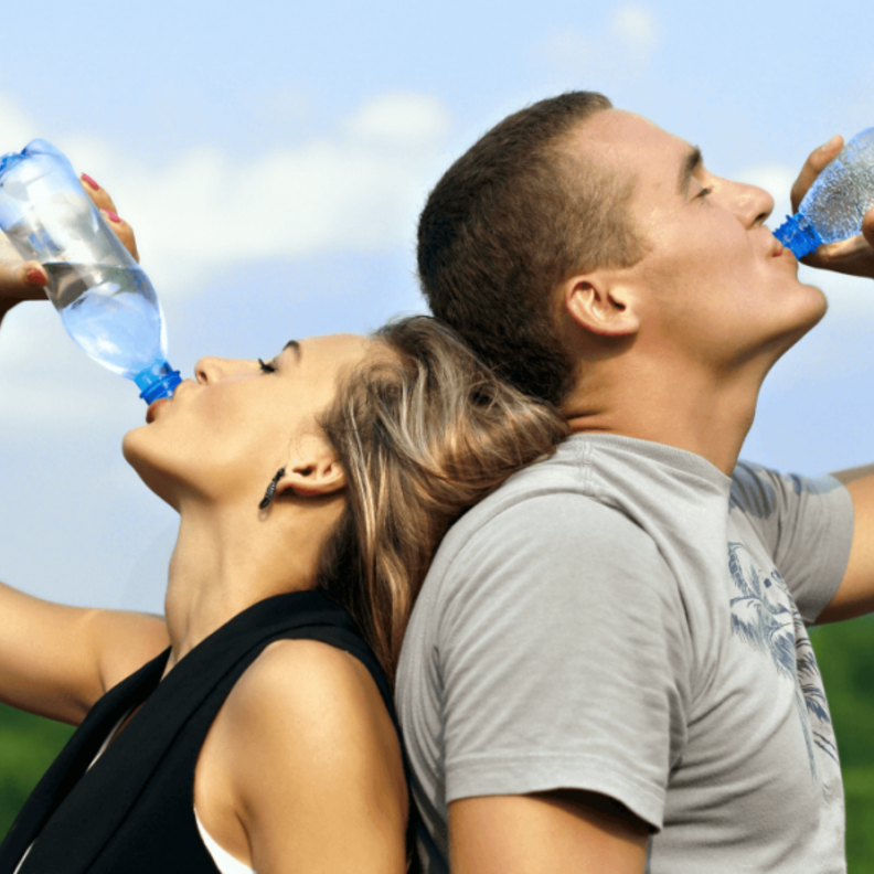 الماء هو أهم مشروب لصحة القولون العصبي