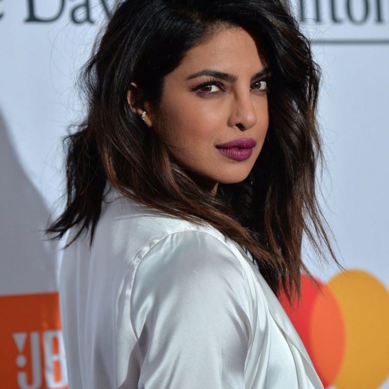  بريانكا تشوبرا تتألق في حفل ما قبل جرامي 2018