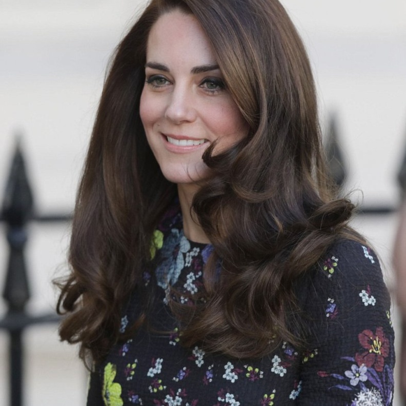 دوقة كامبريدج تبرعت بخصلة من شعرها لمؤسسة خيرية