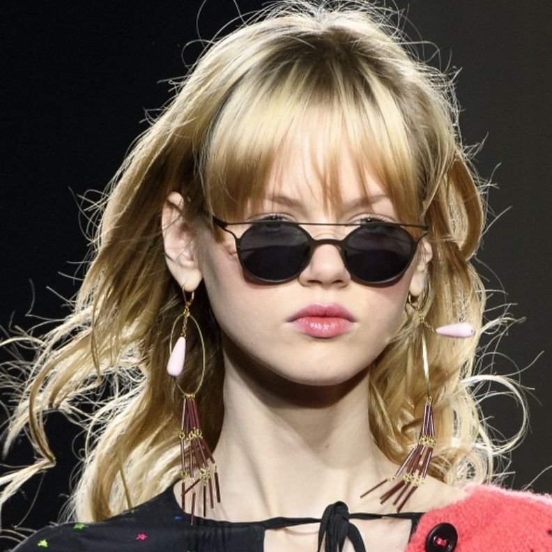 نظارات شمسية صغيرة لإطلالة عصرية