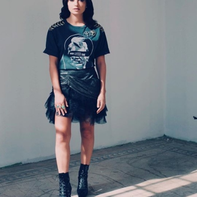 فستان مزين بالورود من فندي اختارته ناردين فرج