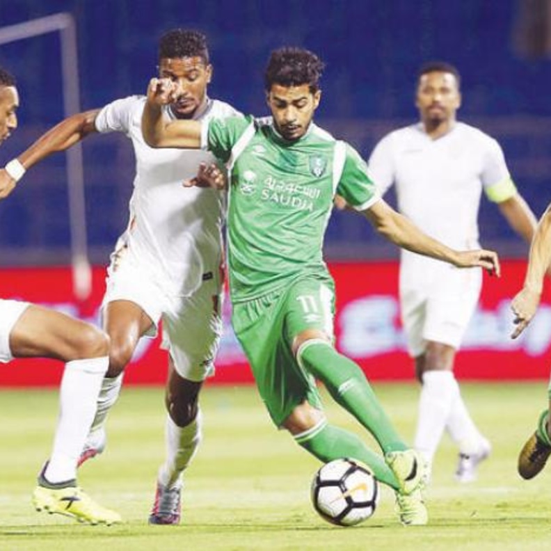 قمة منتظرة بين الأهلي و الشباب في الدوري السعودي