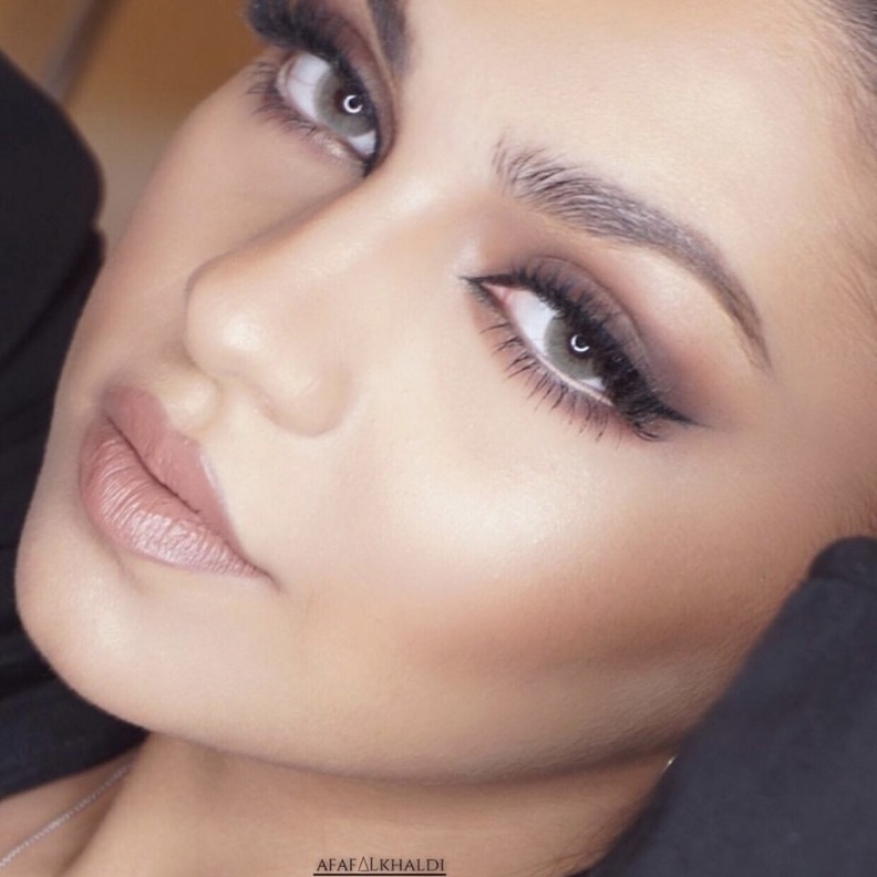 مكياج ناعم للبشرة السمراء من عفاف