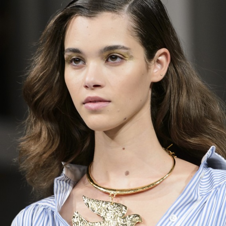 قلادات كبيرة