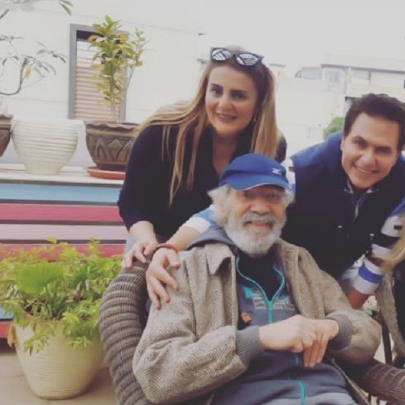 محمود ياسين وابنته وزوجها