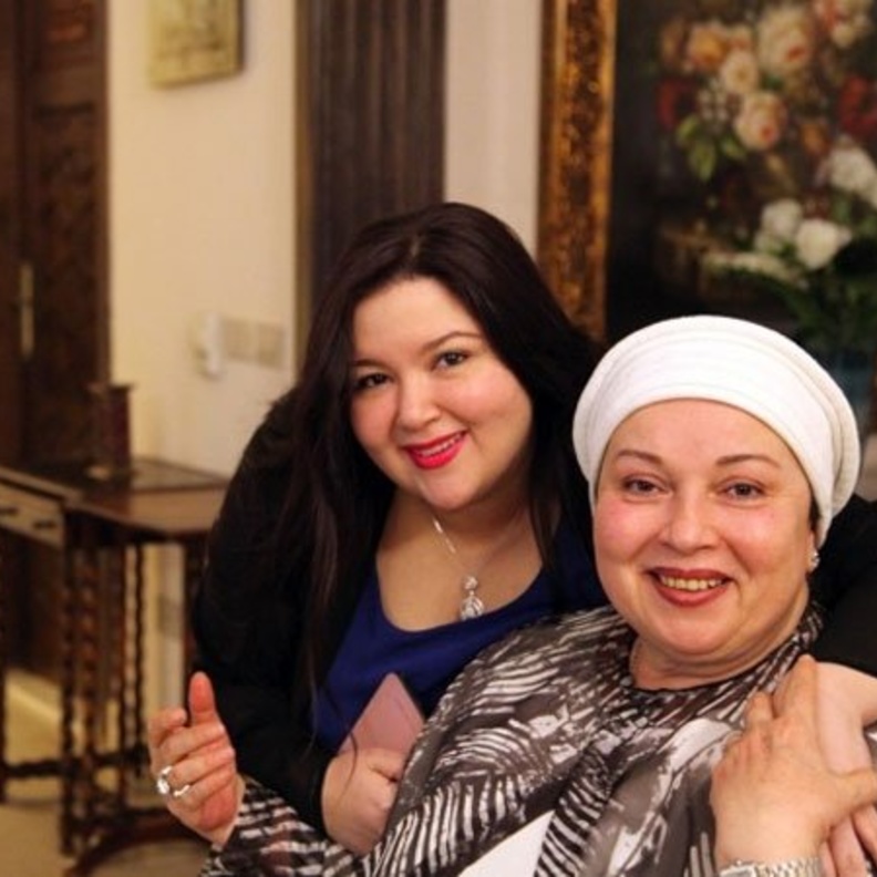 نورا وسارة نور الشريف