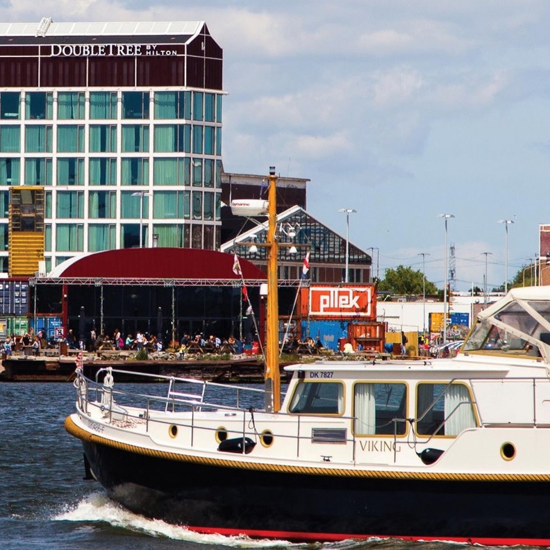  فندق Double tree by Hilton Amesterdam NDSM Wharf.