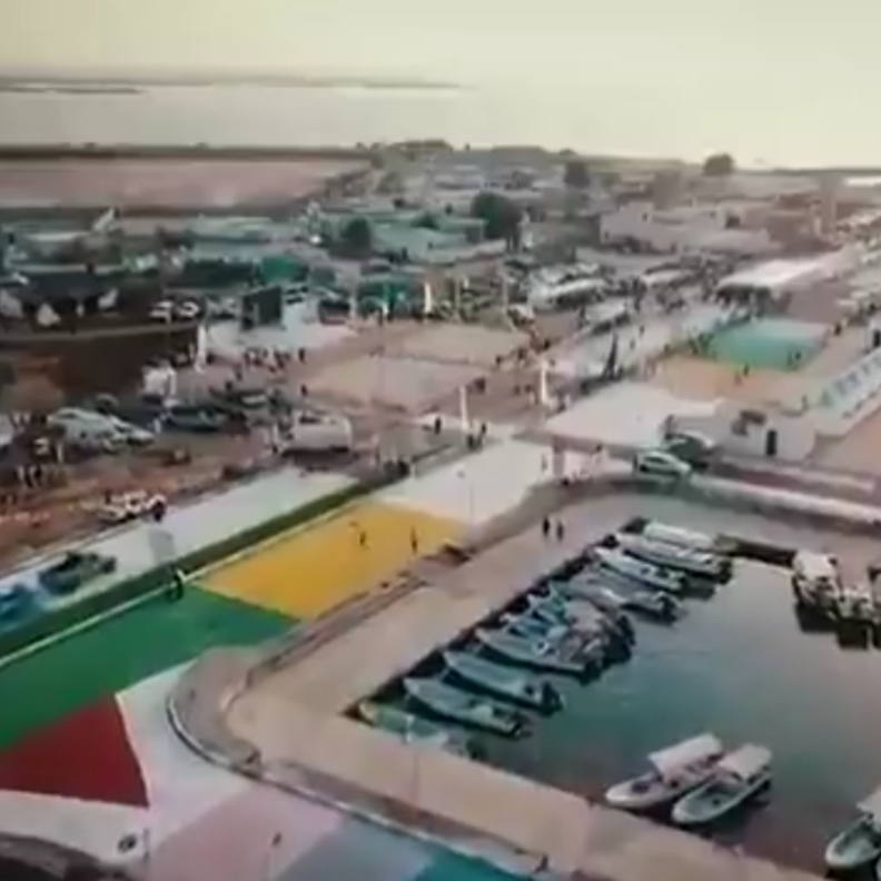 من الفرق الفنية المشاركة في الافتتاح