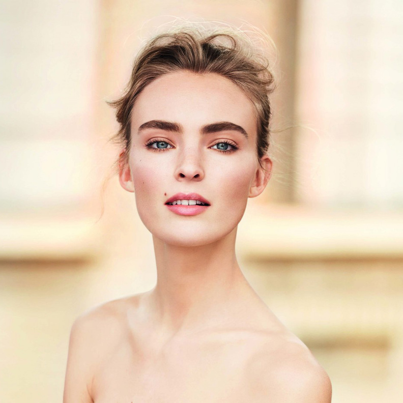 يعمل الأفوكادو على إزالة خلايا البشرة الميتة