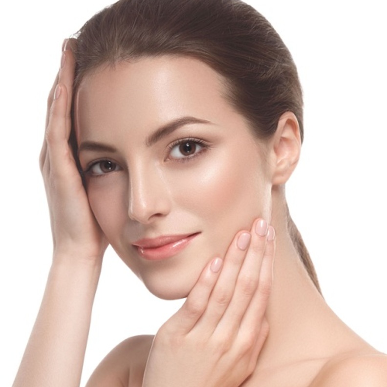 زيت الزيتون يعمل على محاربة شيخوخة البشرة