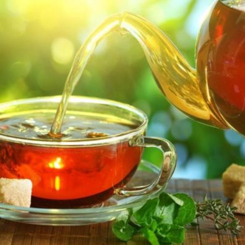  الشاي الساخن يسبب سرطان المريء