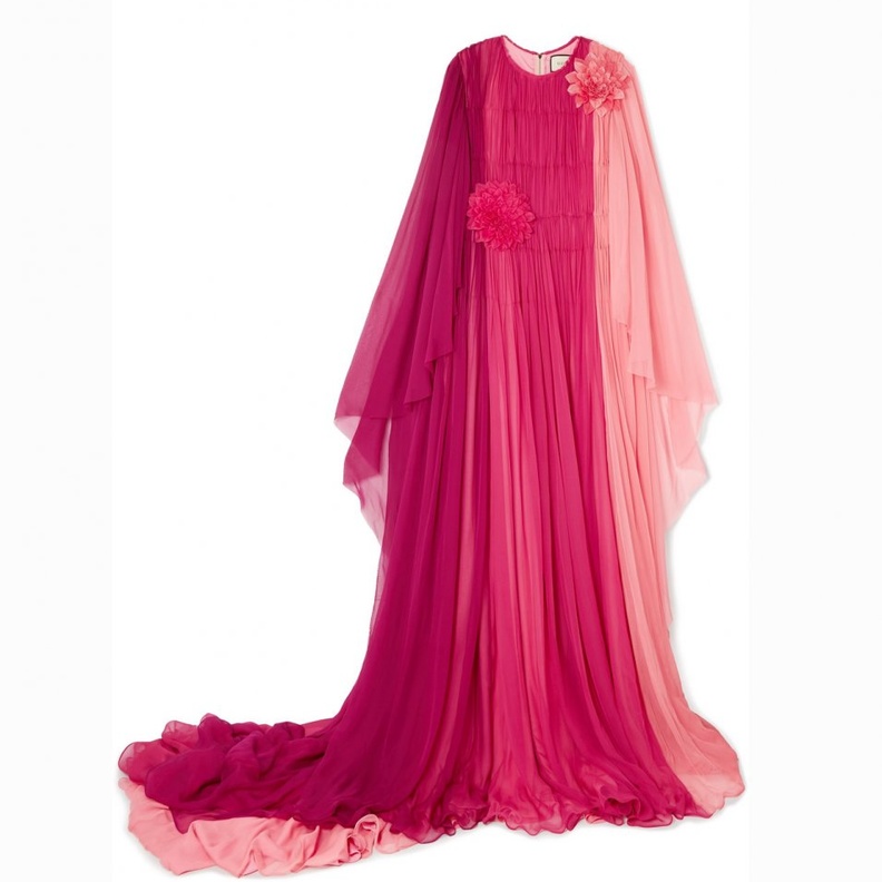 فستان من اوسكار دي لارنتا Oscar de la Renta من الحرير