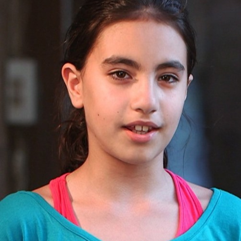 لين الحايك عم بكبر