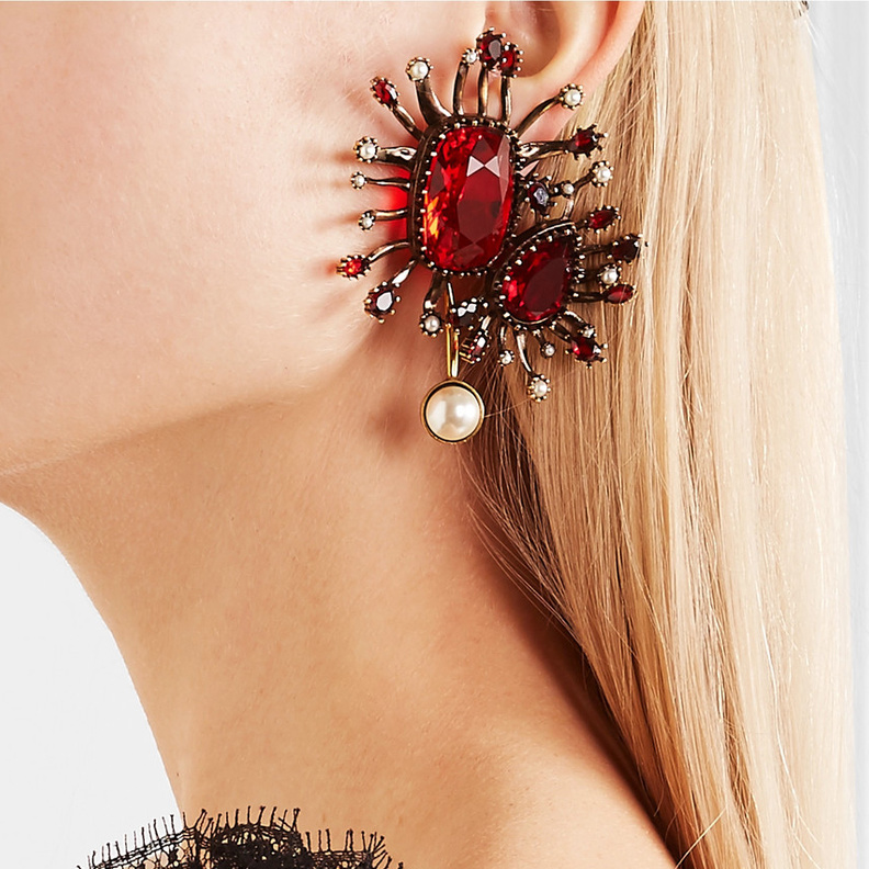 Oscar de la Renta أقراط سهرة ذهبية من.