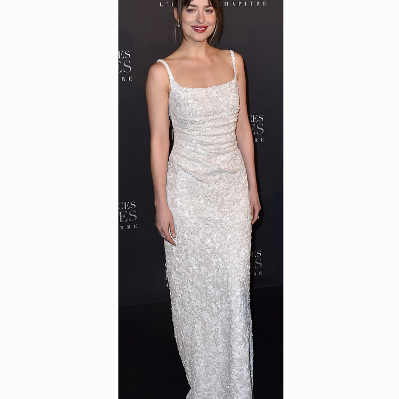 داكوتا جونسون Dakota Johnson خلال العرض الاولي للجزء الثاني لفيلم Fifty Shades of Grey