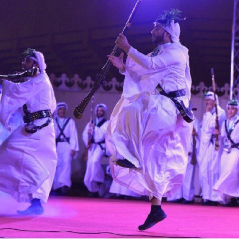 جانب من العروض الشعبية السعودية في حفل الافتتاح 