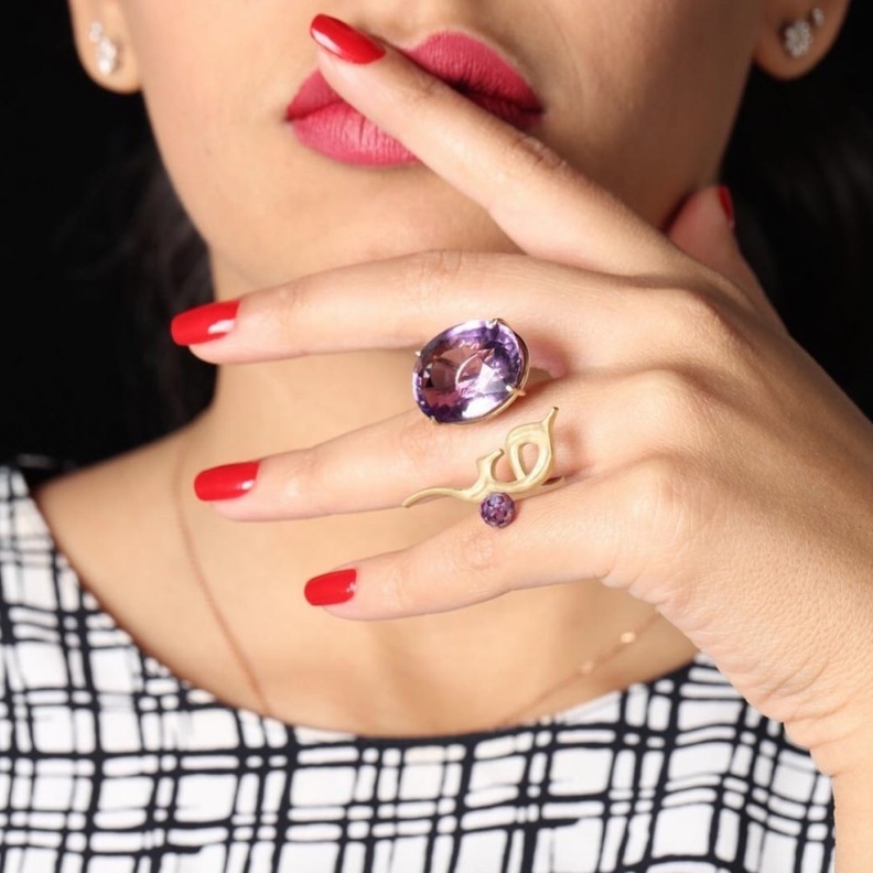 قلادة من تصميم هاجر