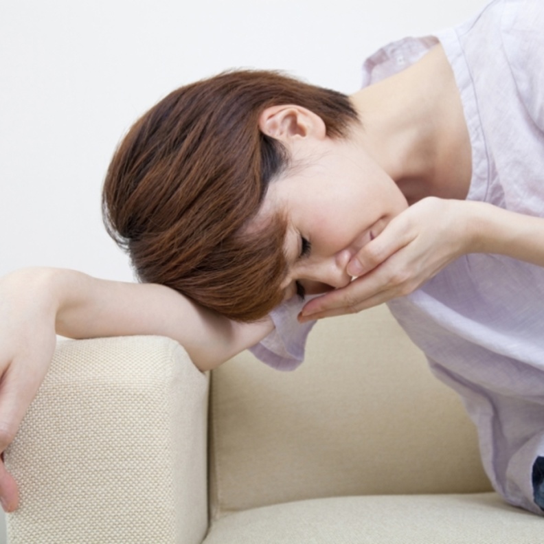 الغثيان والتقيؤ من اعراض عسر الهضم المزمن