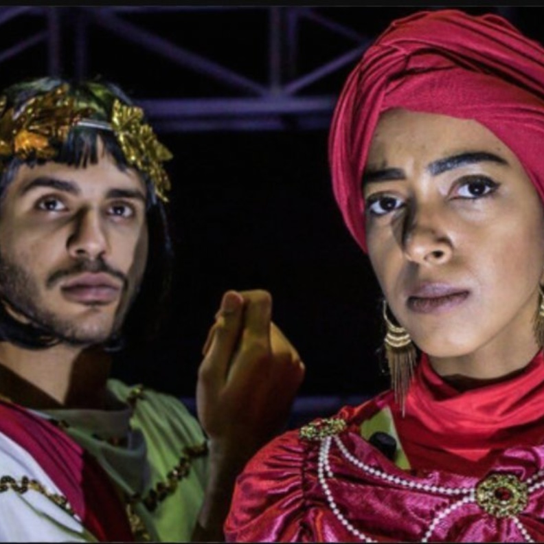 نجاة مفتاح بطلة مسرحية حياة الإمبراطور