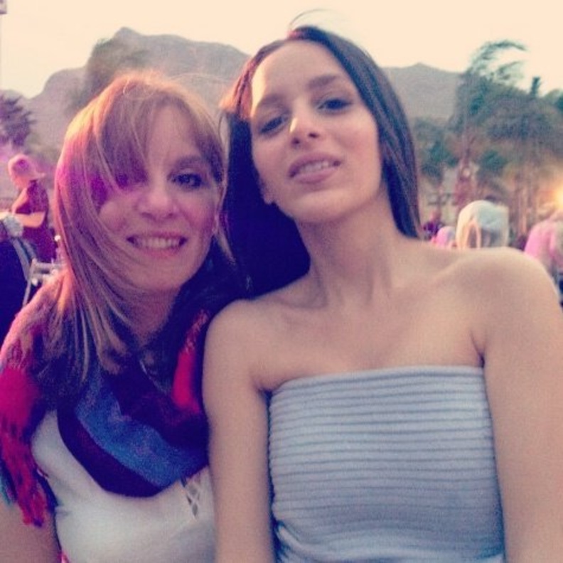 جميلة عوض ووالدتها