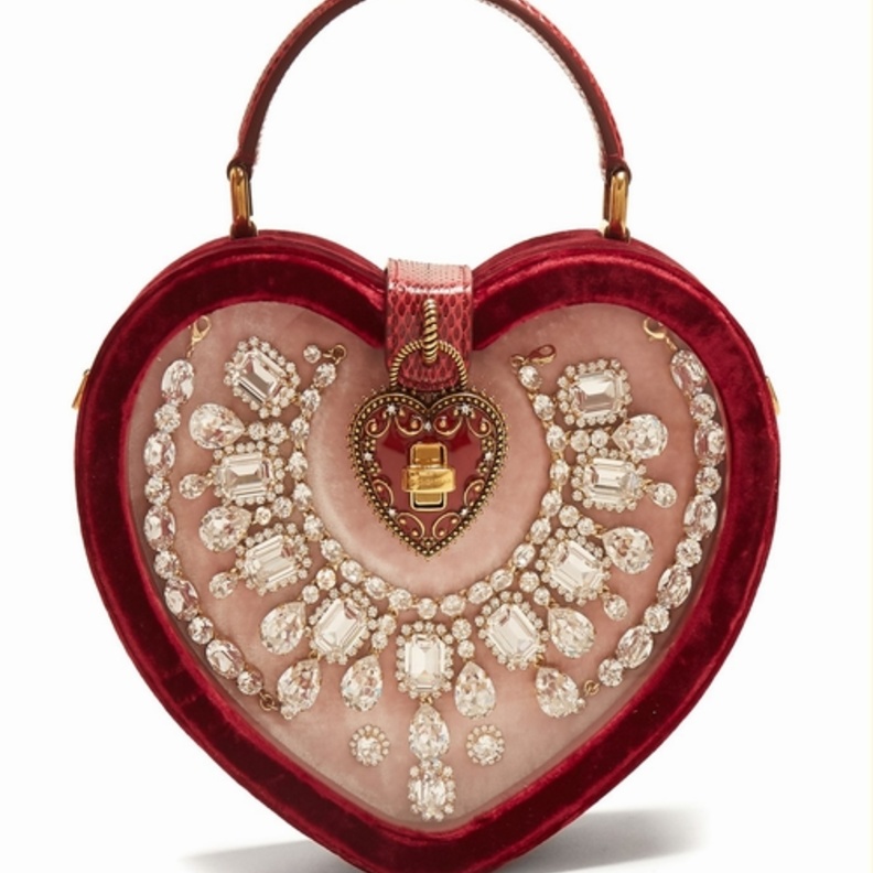 Gucci صندل باللون الأحمر من