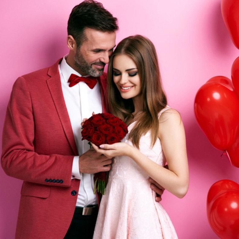 افكار رومانسية لاول عيد حب بعد الزواج