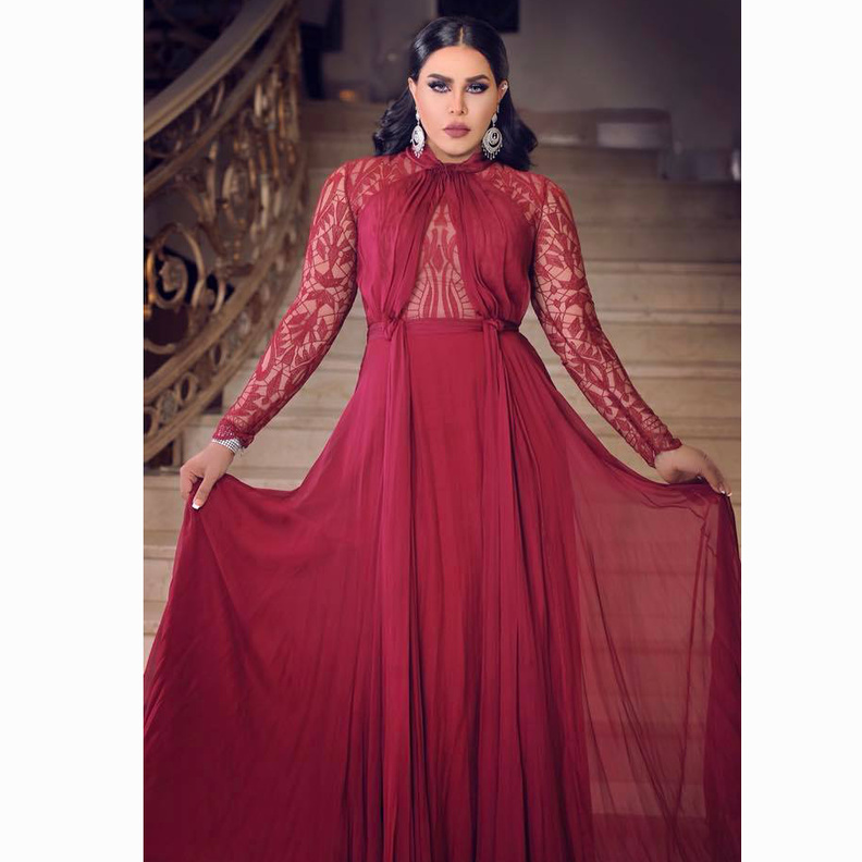 فستان مطبع بالورود من اختيار احلام