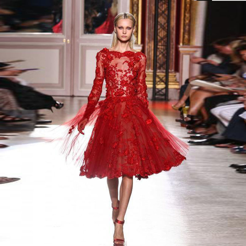 فساتين خطوبة باللون الاحمر.