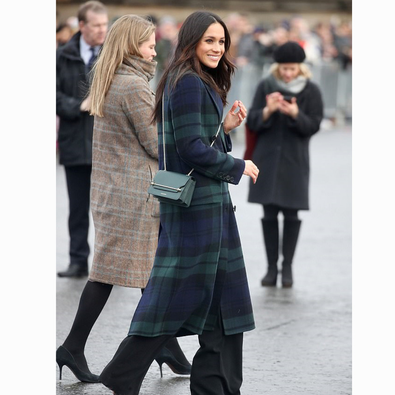 هل تبالغ ميغان ماركل بالبذخ على أزيائها؟