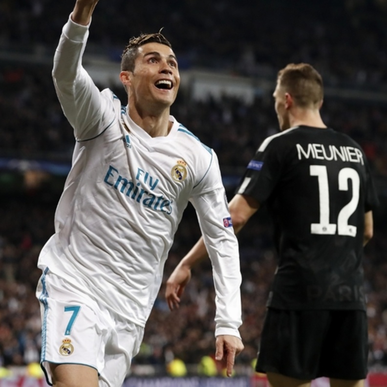 من اجواء المباره  ريال مدريد و سان جيرمان