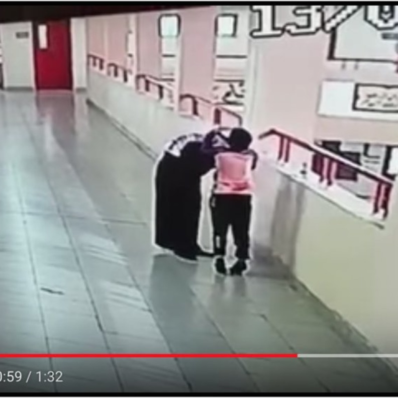 فيديو معلم يقوم بانقاذ حياة طالب الاكثر تفاعلا في المواقع الاجتماعية