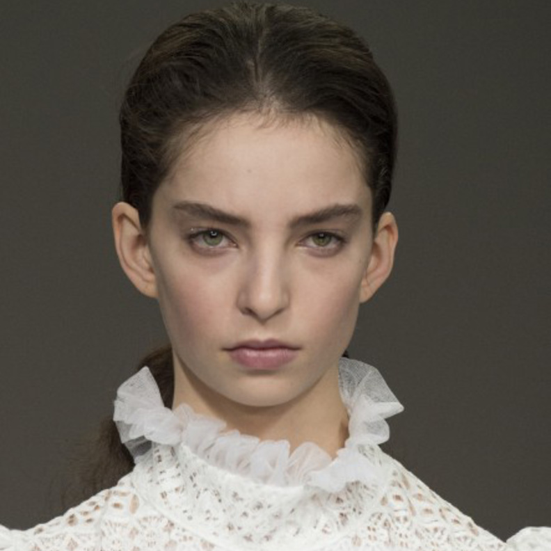 ملامح طبيعية في عرض ‏‎ Bora Aksu