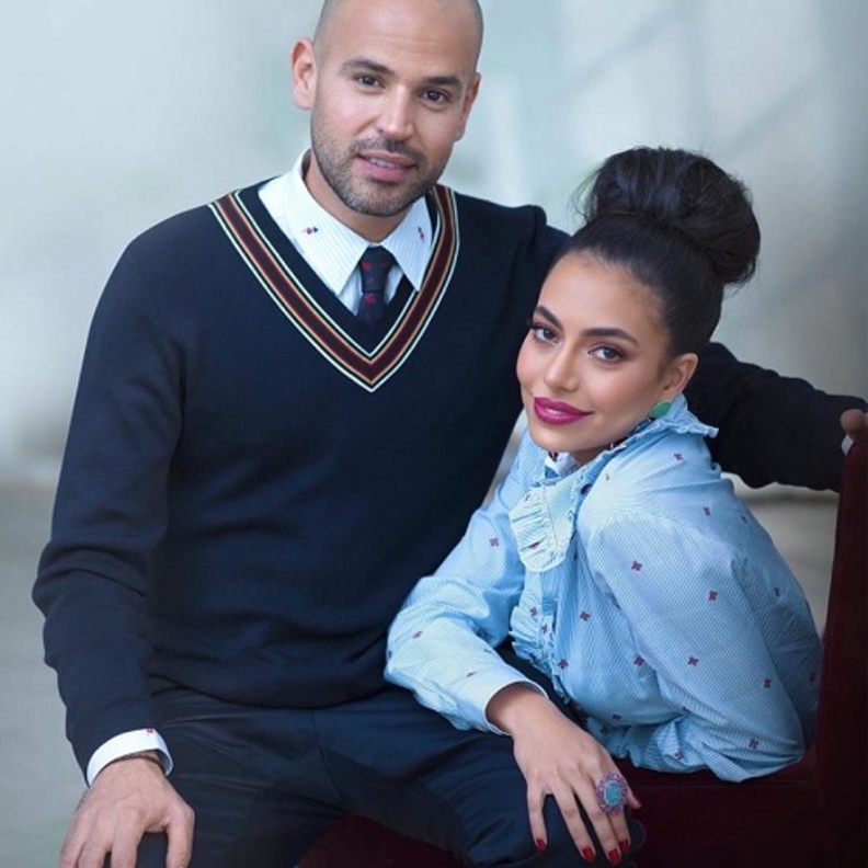 مطرب اغنية 3 دقات وزوجته نهال