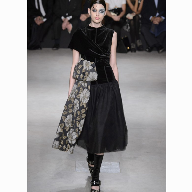 موديلات فساتين مخمل اسود